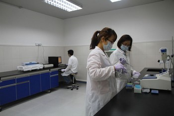 参观邯郸中天华康亲子鉴定中心实验室 29